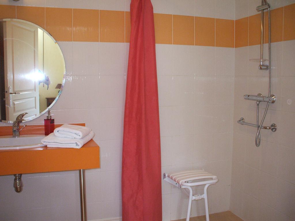 La Haye Gites Et Chambre D'Hotes Avrille  Exterior photo